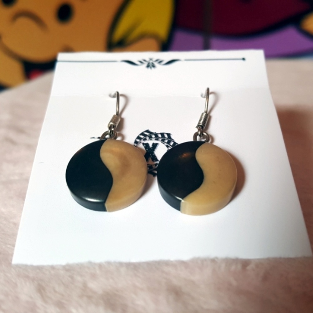 ⬇️ Natural Yin Yang Dark Light Brown Earrings